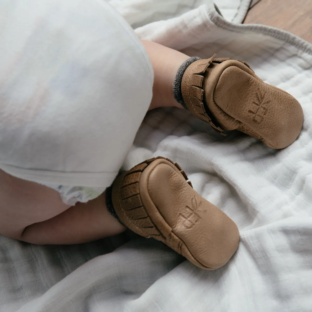 Freshly Picked Weathered Brown Soft Sole Moc