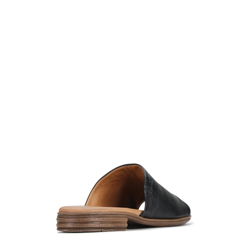 ILO LEATHER  SLIDE SANDALS