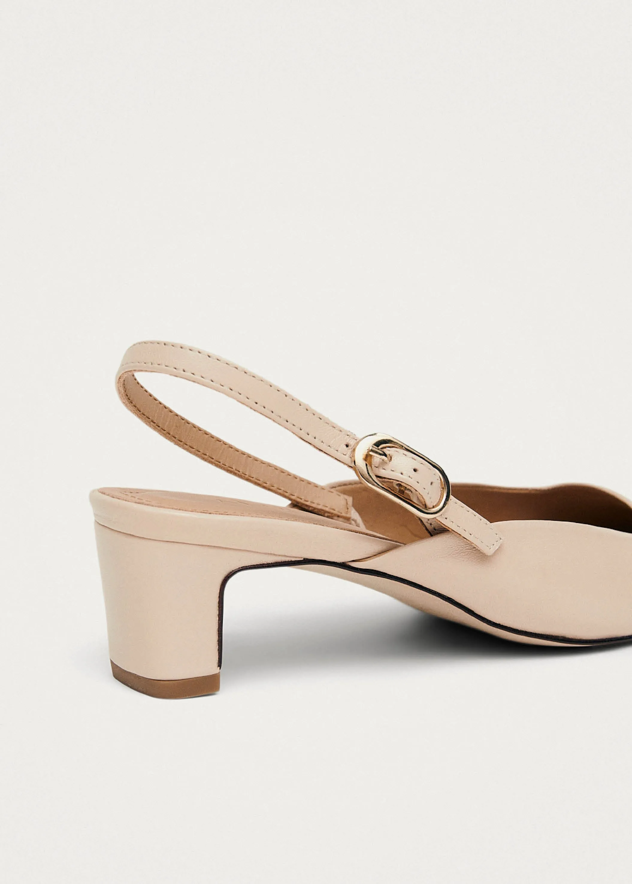 Lindy Bicolor Cream Black Leather Pumps