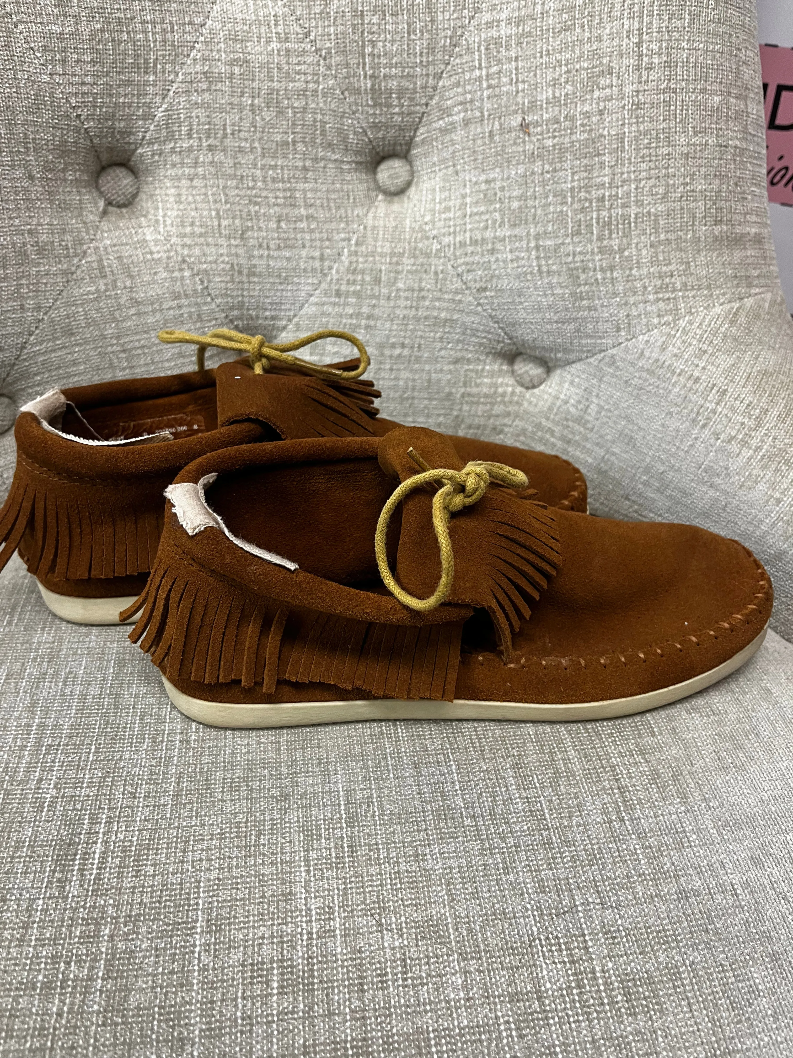 Minnetonka Moccasins (Size 8)