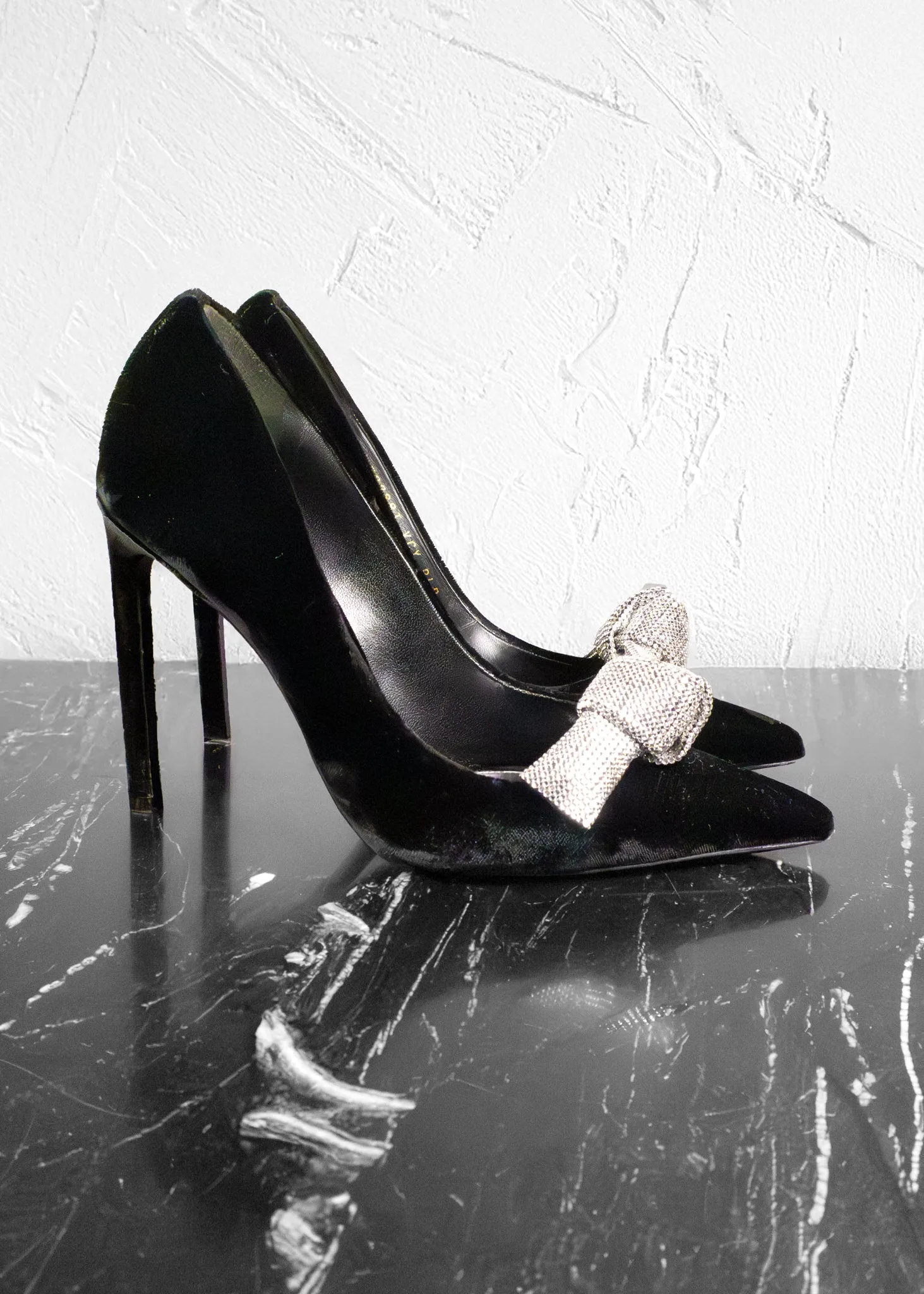 Tom Ford Crystal Bow Pump